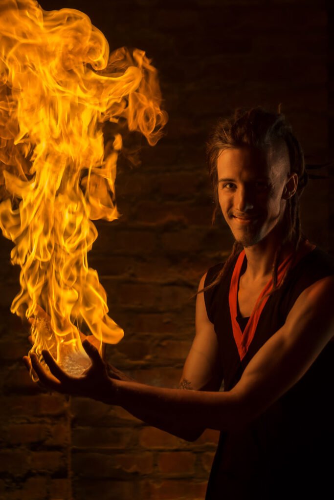Pascal Wolfhagen - Feuershow Feuerkünstler Feuerspucker Feuerschlucker Hochzeitsfeuershow buchen