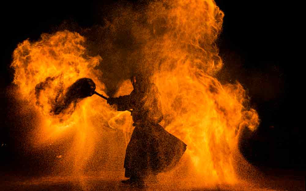 Feuershow in Chemnitz Feuerkünstler Feuerspucker Feuerschlucker Hochzeitsfeuershow buchen