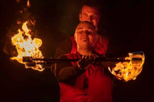 Feuerkünstler während einer Show