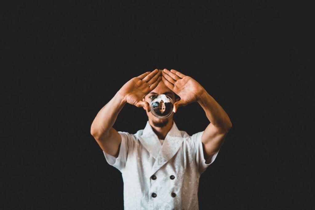 So schwebt die Kristallkugel